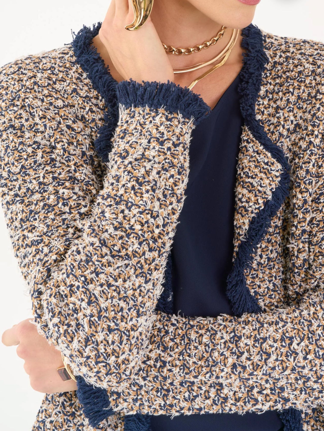 Giacchino chanel in filato di cotone con finitura frange. Massima Vicario cinque