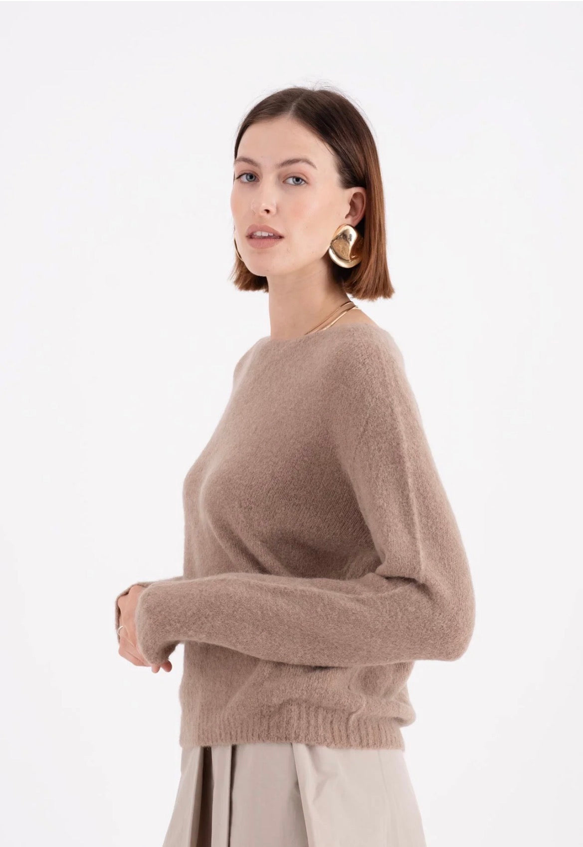 MAGLIA IN BABY ALPACA CON SCOLLO A BARCHETTA  MINEVRA Vicario Cinque