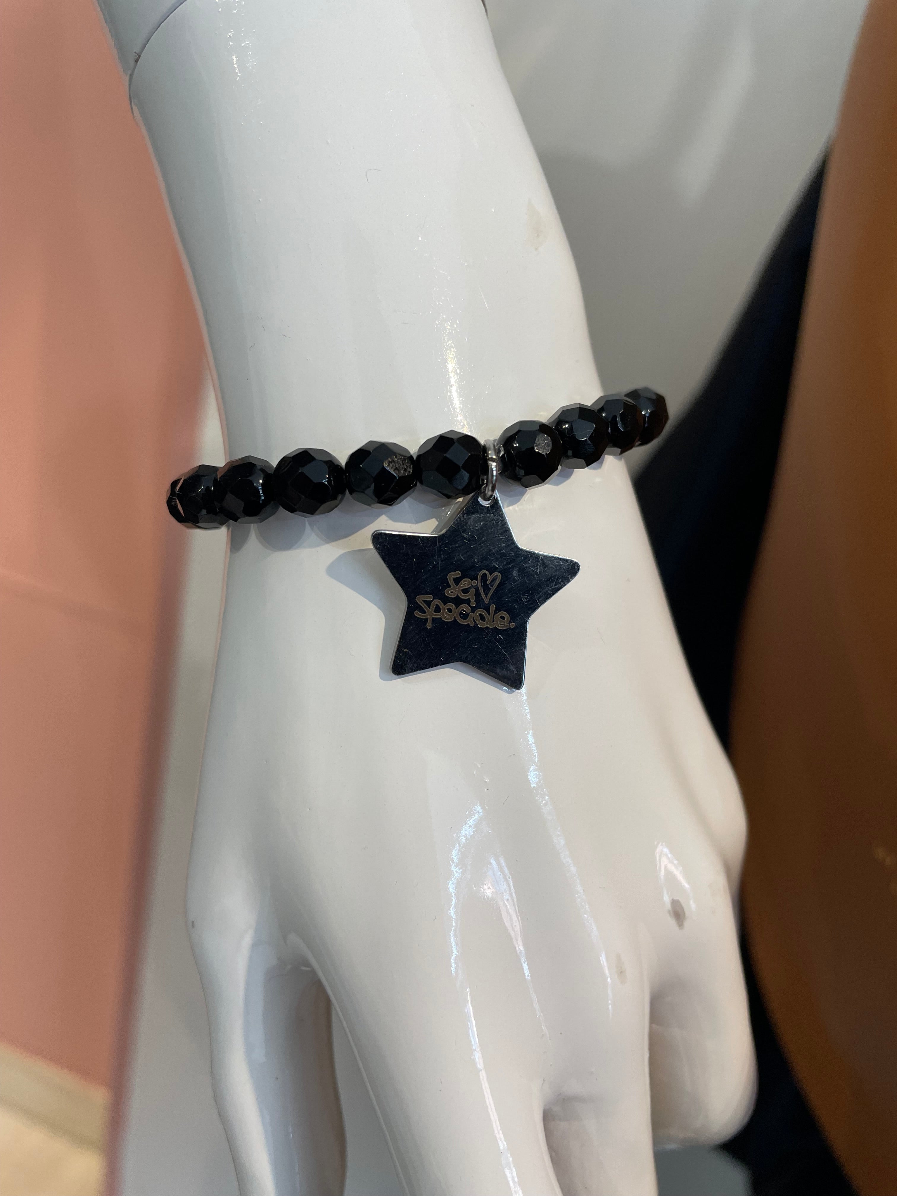 Bracciali con ciondolo Momi